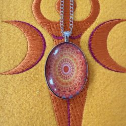 Energie Amulett Weibliche Urkraft